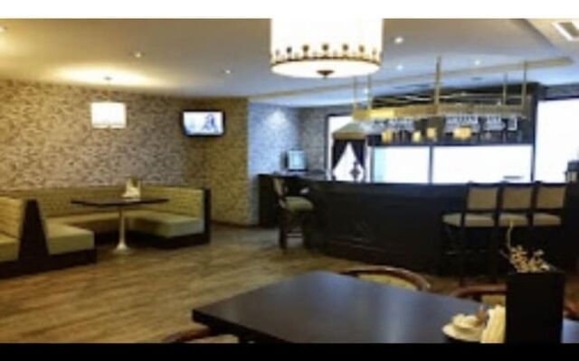 Acy Hotel