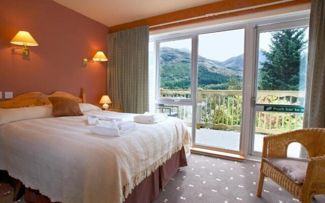 Loch Leven Hotel & Distillery