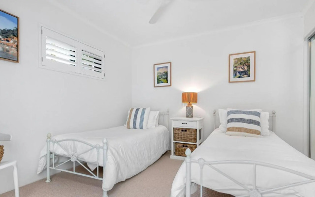 Unit 3 21 Park Generous and Comfortable Beachside Abode
