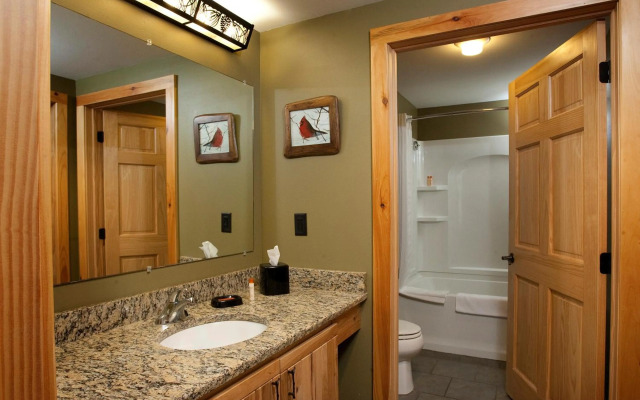 Hope Lake Lodge & Indoor Waterpark