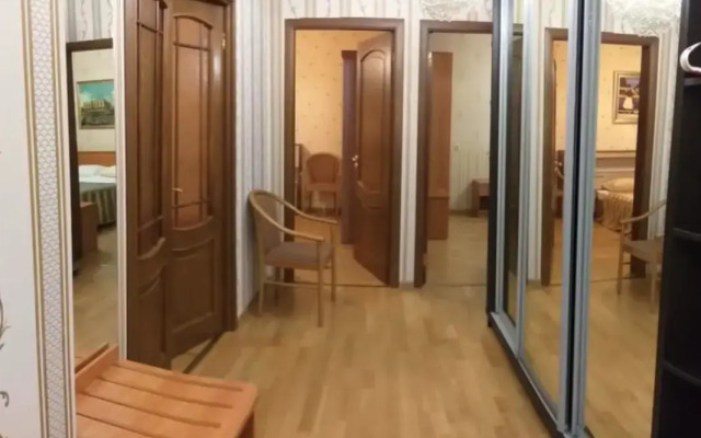 Добро пожаловать в столицу на улице Большая Спасская 27