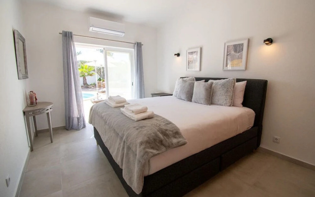 Pomba Beautifully Renovated With Heated Pool