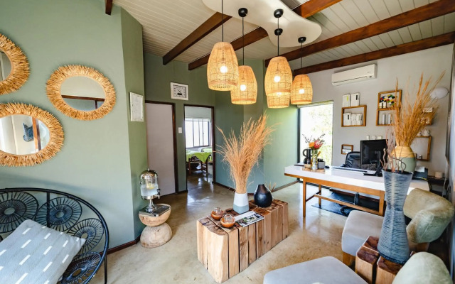Rhino Ridge Safari Lodge