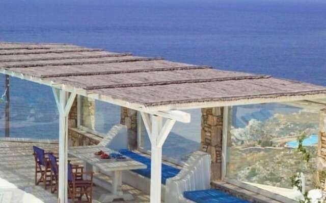 Villa Adonis