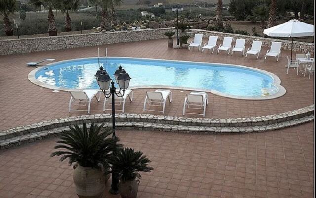 Villa Egadi con Piscina e Campo da Tennis