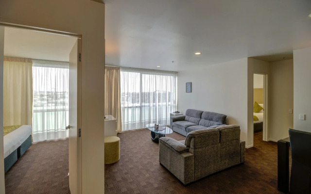 Semi Penthouse in Quadrant