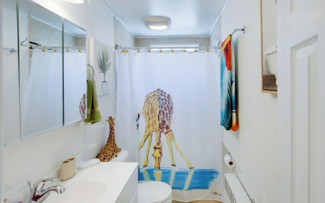 Eclectic Manitowoc Vacation Rental Near Marina!