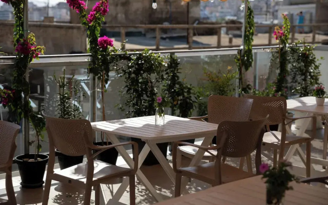 Hotel Jonian