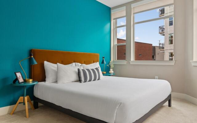 Denver | Premiere 2BD/2BA Riverfront Apartment