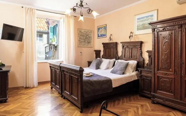 Amoret  (Private accommodation)