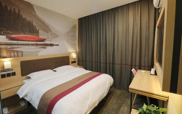 Thank Inn Hotel Inner Mongolia Hohhot Xincheng Railway Station Zhangqian Square – Guest Rooms – Hohhot