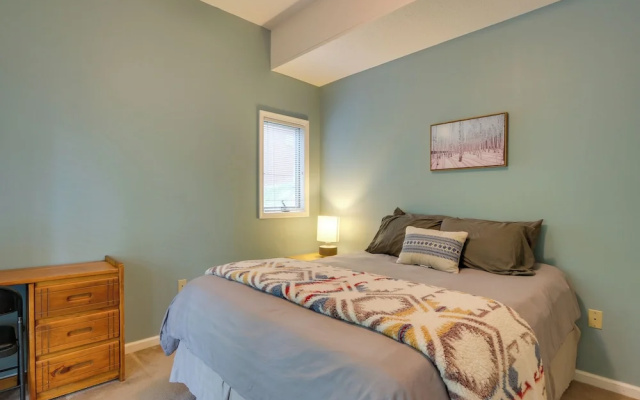 Spacious Mcgaheysville Home: Hot Tub & Pool Table!