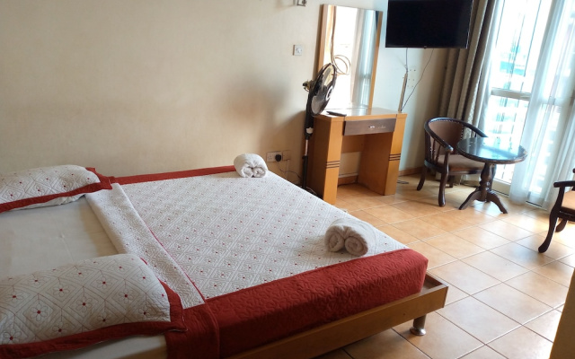 Double Five Hotel