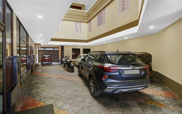 Capital O 48338 Darwesh Residency