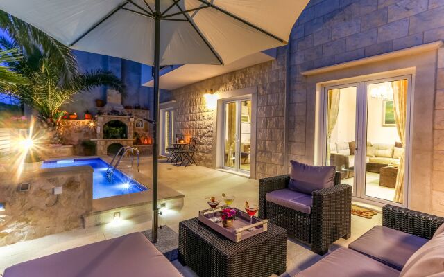 Villa Capitis in the Centre - Private pool