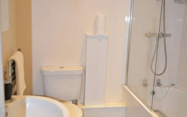 Newbury Serviced Apartments