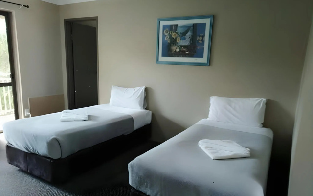 Excelsior Motor Inn – Guest Rooms – Port Macquarie