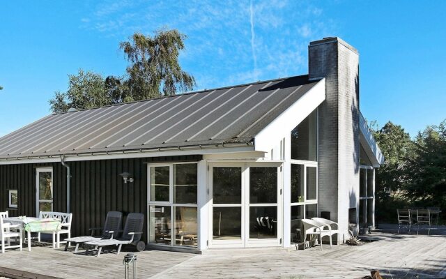 Pretty Holiday Home in Hadsund With Terrace