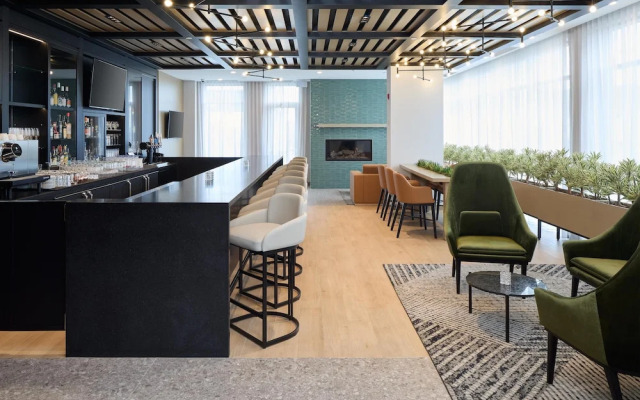 Hyatt Place Montreal Airport