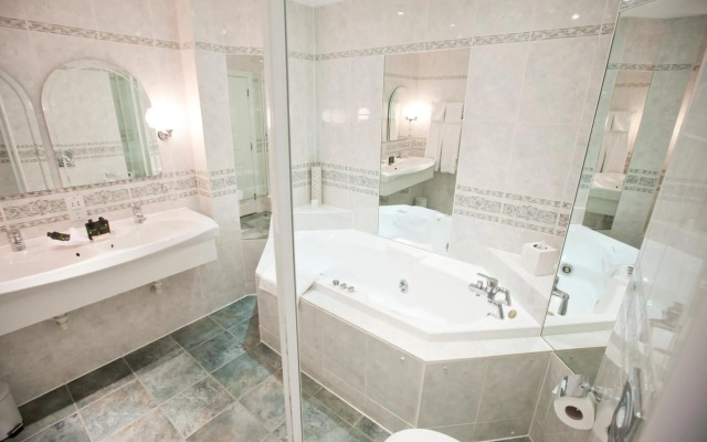 Marygreen Manor Hotel