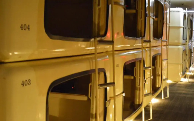 Atsugi Capsule Hotel