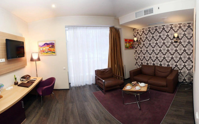 Puscha Congress Hotel