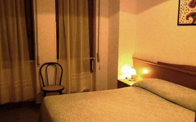 Hotel 2 Mari