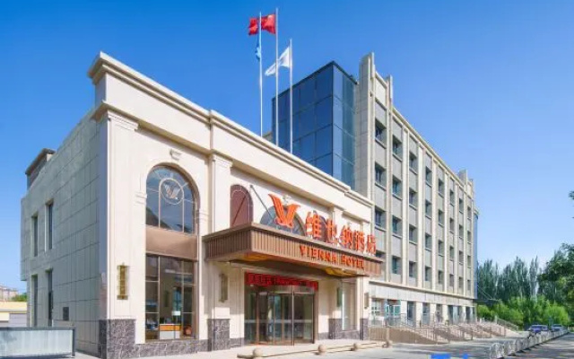 Vienna Hotel (Wuqia County Branch) — 3-star hotel in Ulugqat