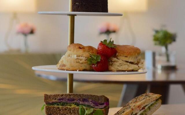 Q8 Boutique Hotel