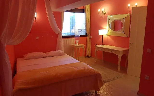 The golden brown luxury guesthouse