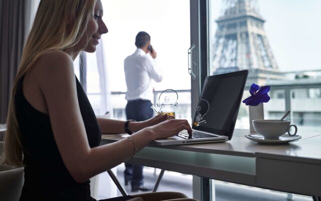 Pullman Paris Tour Eiffel Hotel