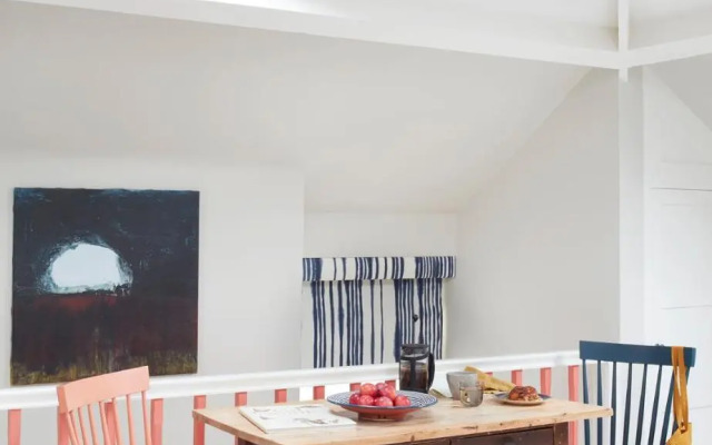 Stunning studio cntrl Totnes with parking