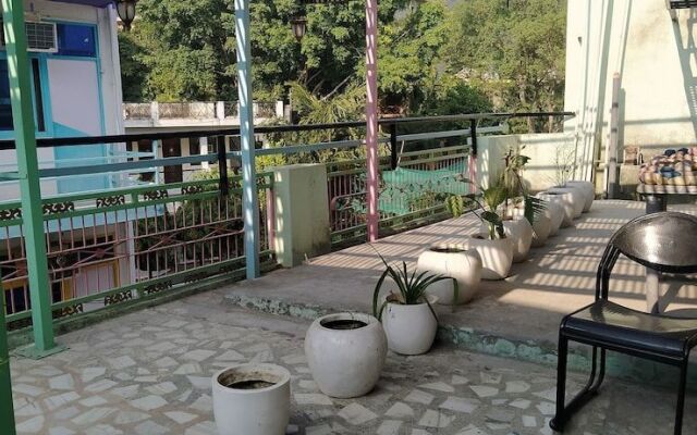 Hotel 4 U Rishikesh - Hostel