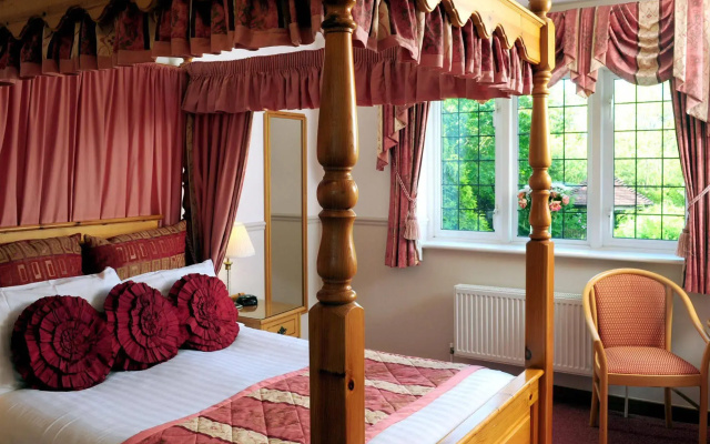 The Little Silver Country Hotel