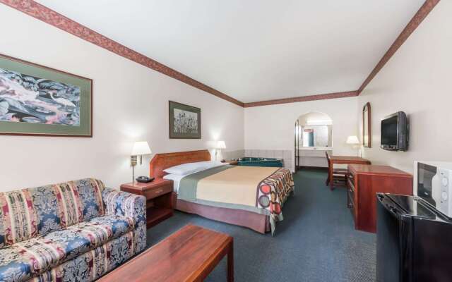 Super 8 by Wyndham Weslaco