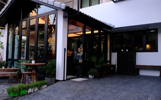 Baan Lung Poshtel - Hostel