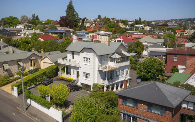 Highbury Apartments