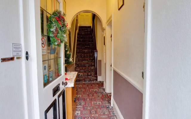 Broadlands Guest House