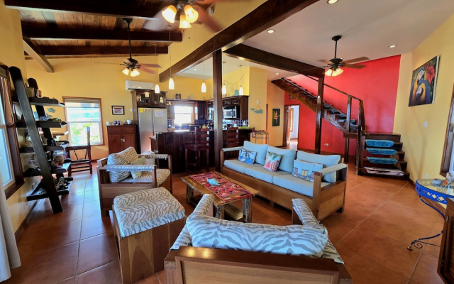 Casa De Bonita 4 Bedroom Home by RedAwning