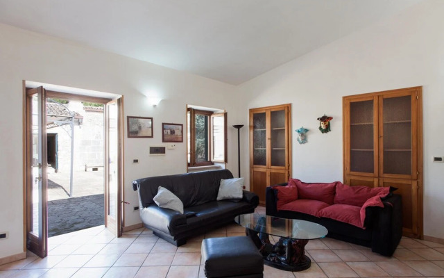 Villa Degli Dei With Garden and Pool