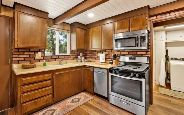 Pinetree Retreat #2499