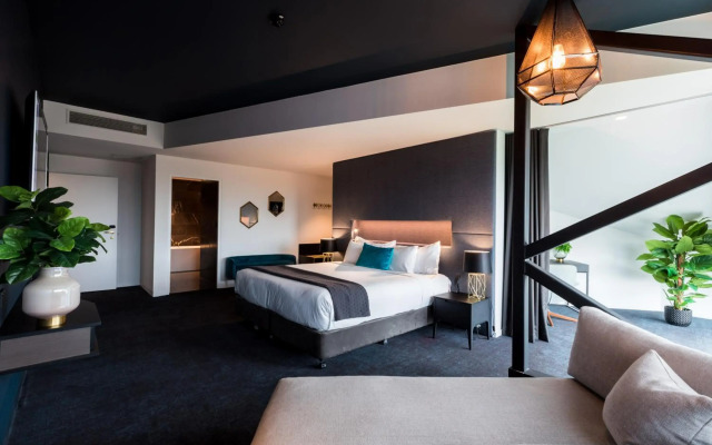 Eatons Hill Hotel