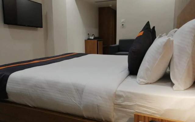 Comfort Inn, Statue of Unity