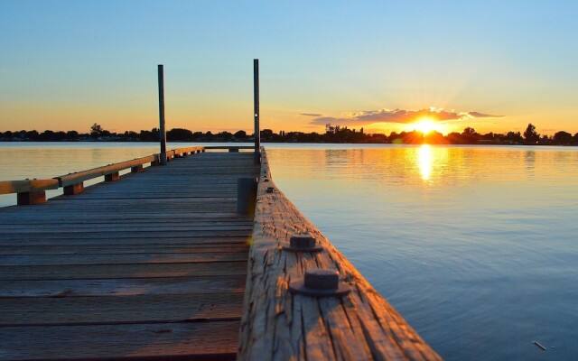 Ramada by Wyndham Moses Lake