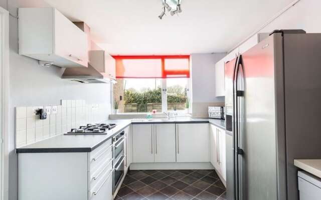 City Centre House FREE PARKING