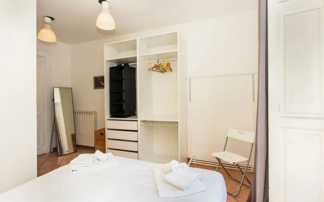 Bright Mini Apartment Valentino