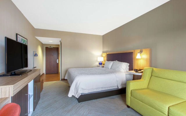 Hampton Inn & Suites Albany Airport