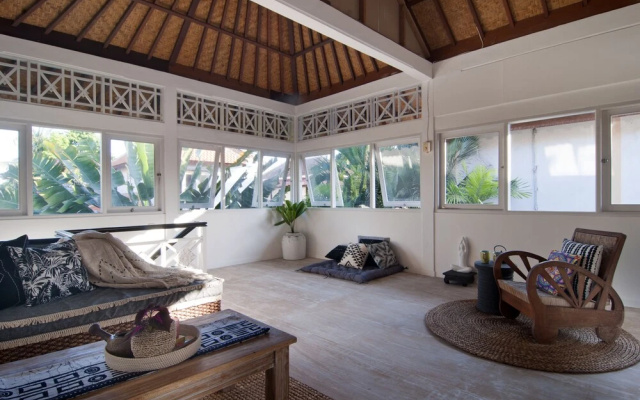 1 Bed, Private Pool, Walk to Seminyak Beach, Cafes, Shops, all Else – Balcony – Kuta