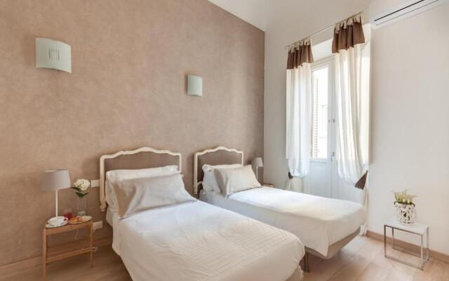 Uffizi-Ponte Vecchio Apartment