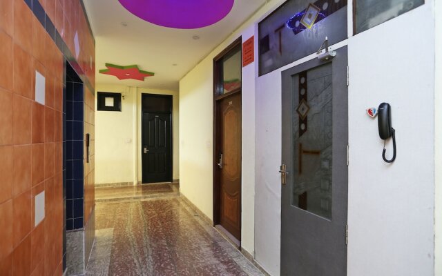 OYO 16688 Hotel Vrs